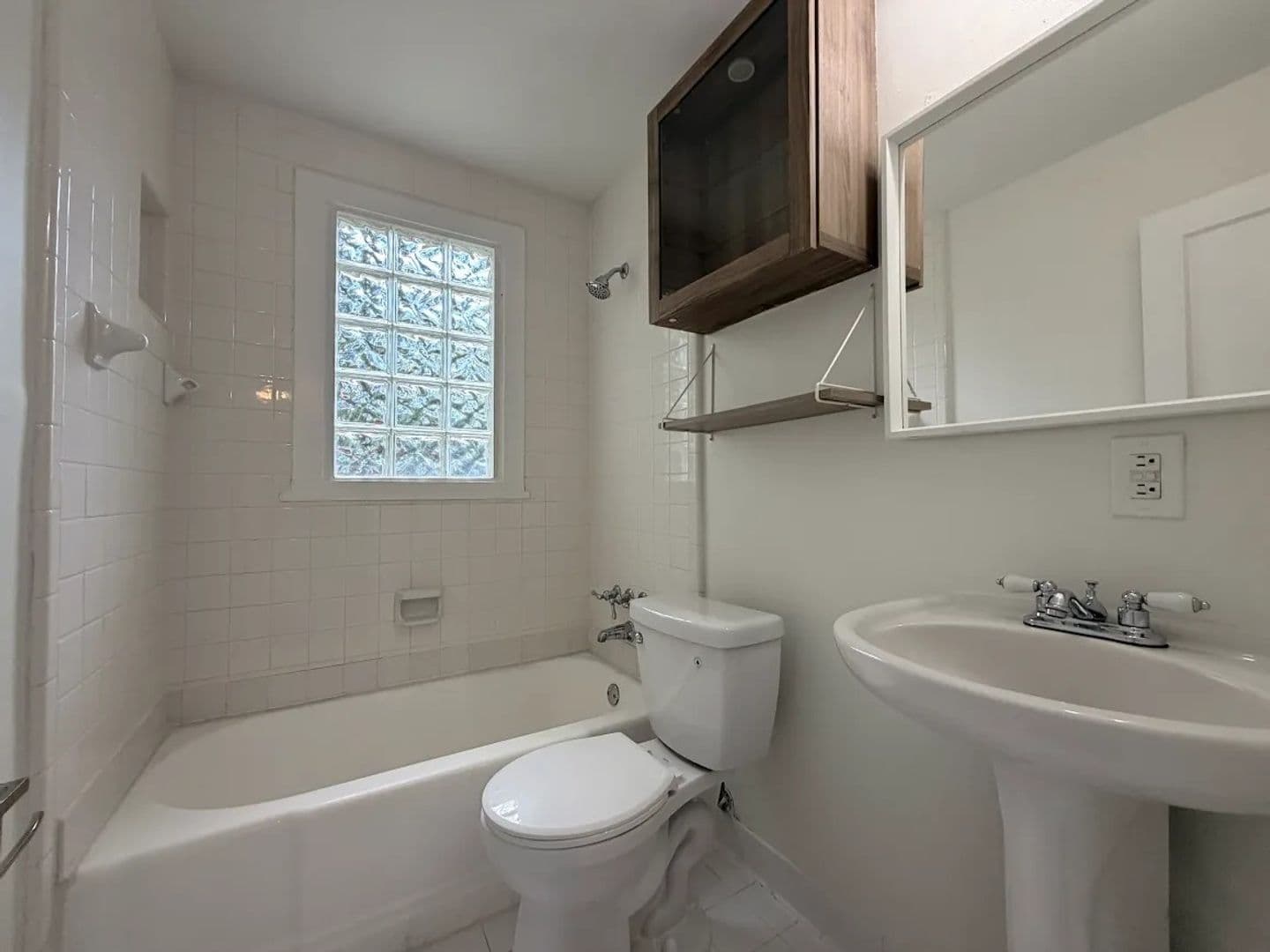 Atlanta House: 429 Deering Rd NW