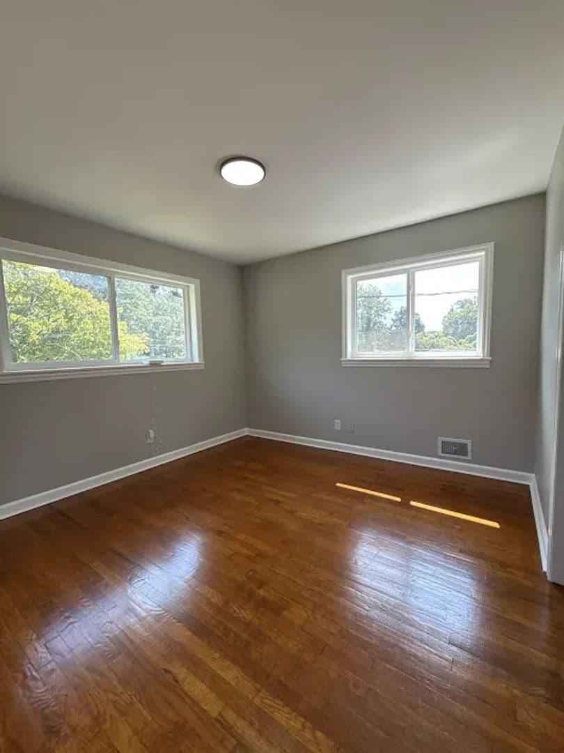 Decatur House: 2379 Miriam Ln