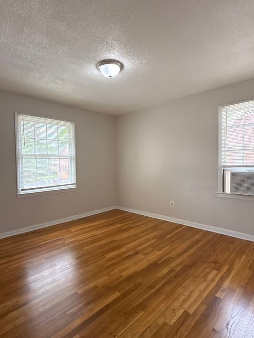 Decatur Apartment: 135 E Hill St.