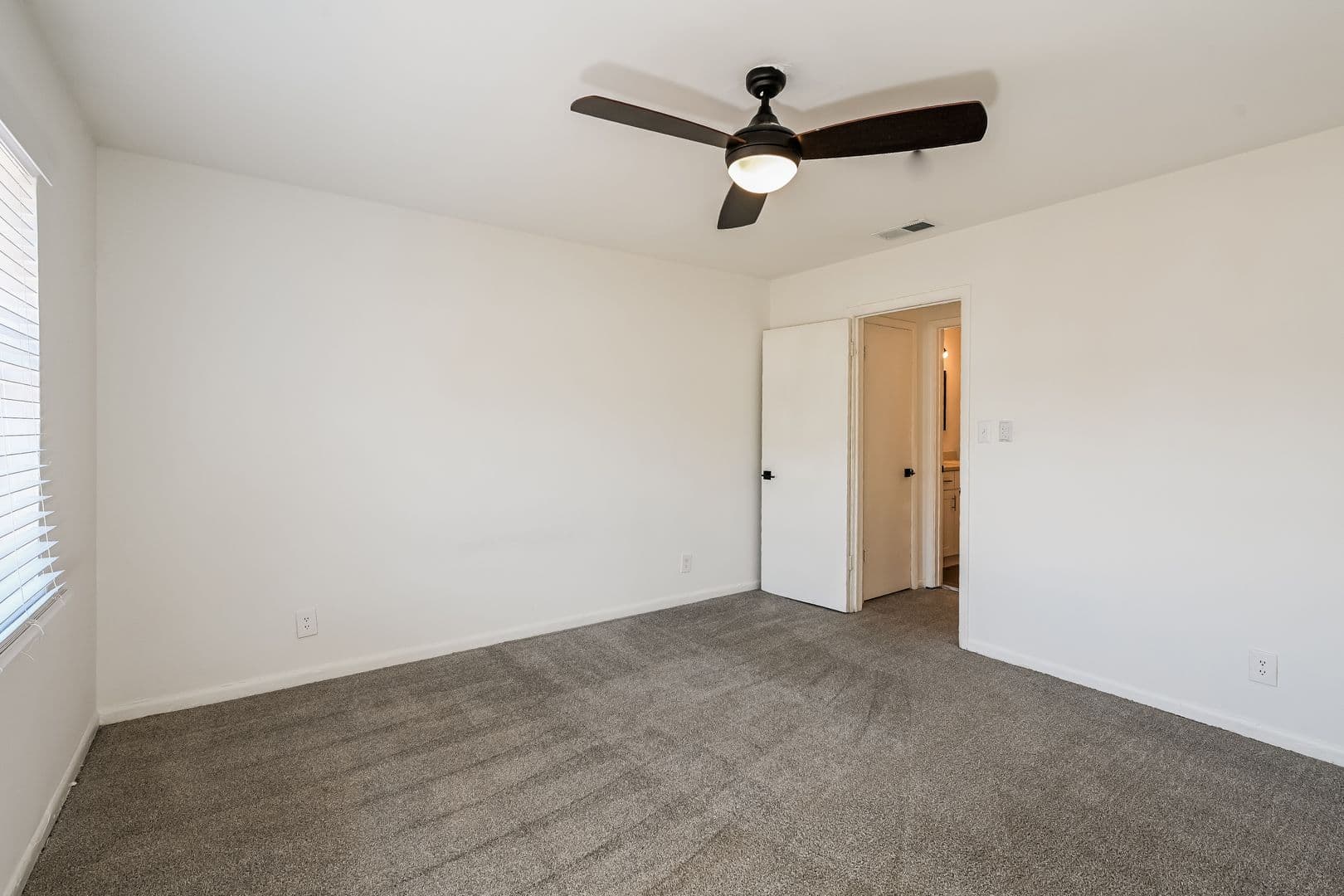 Decatur Apartment: 2721 White Oak Drive
