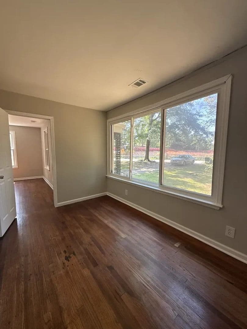 Decatur House: 1840 Glenhill Pl
