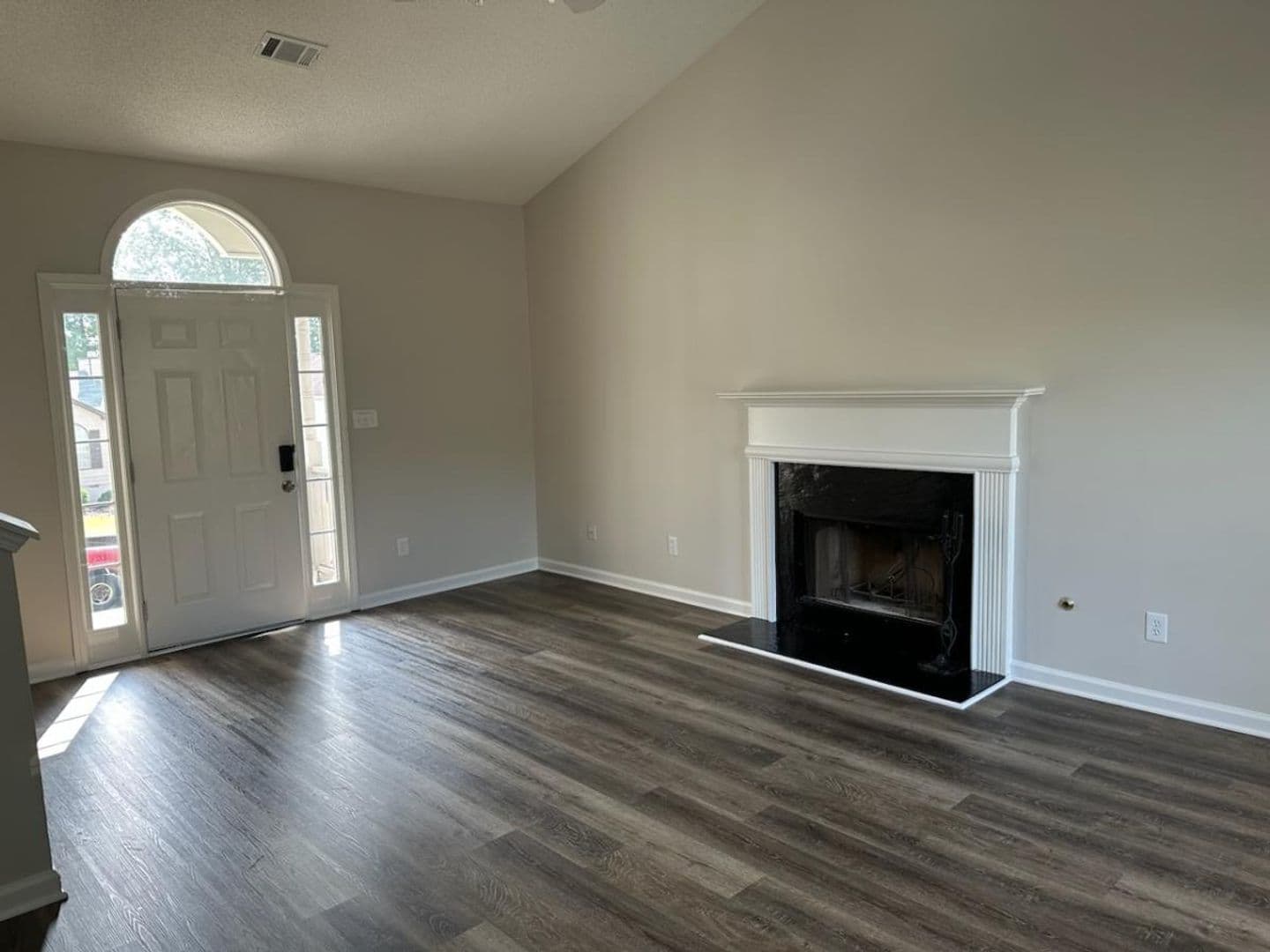 Rex House: 7082 Oakwood Circle