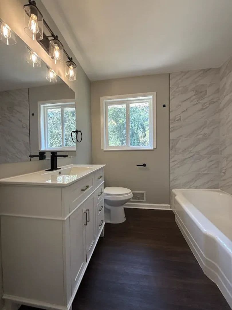 Decatur House: 2379 Miriam Ln
