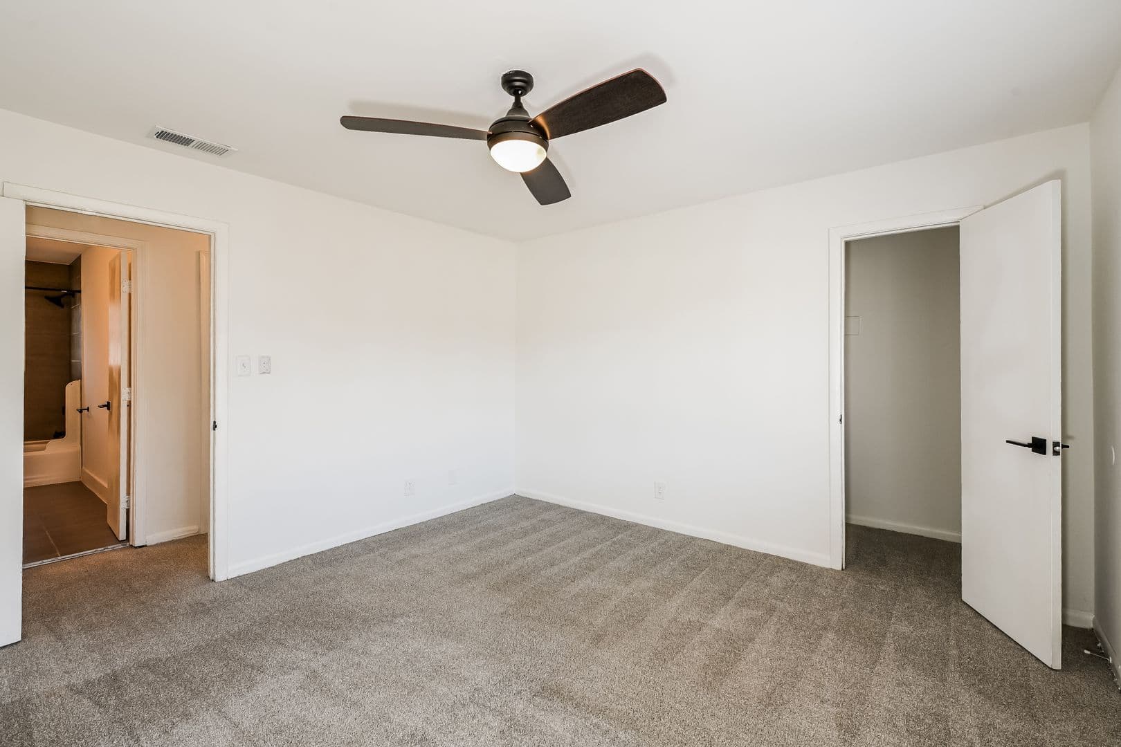 Decatur Apartment: 2721 White Oak Drive