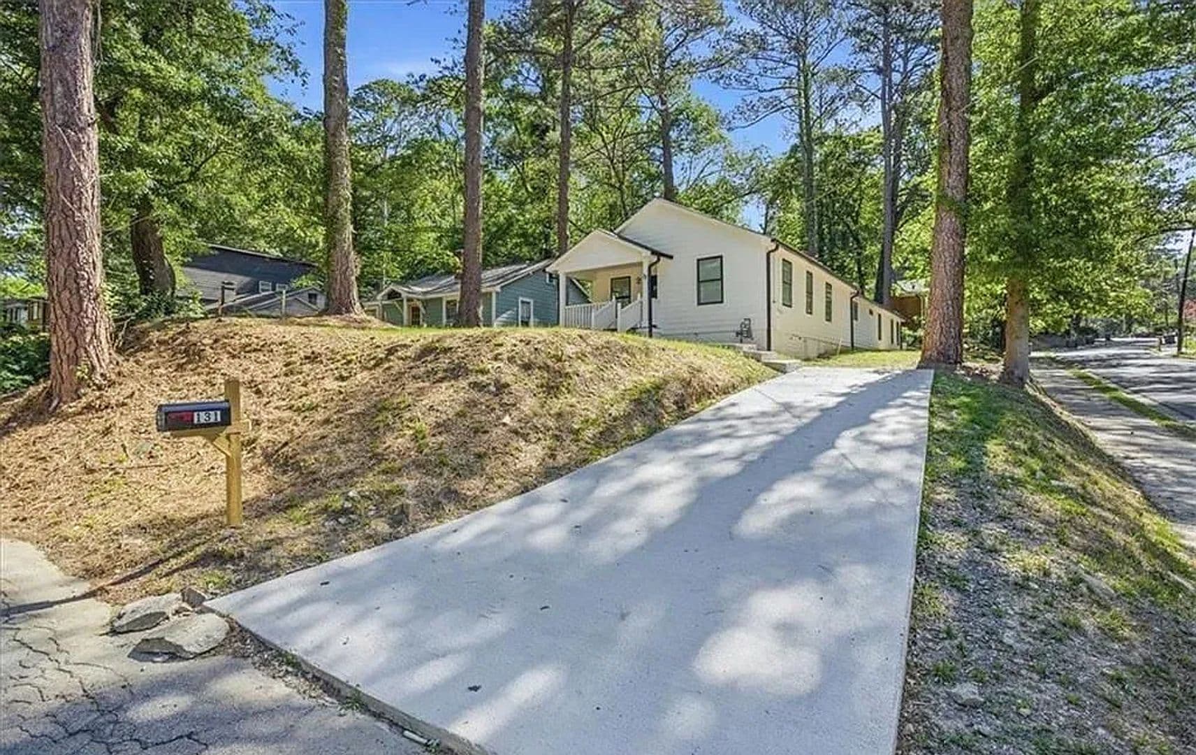 Atlanta House: 131 Holly Rd NW
