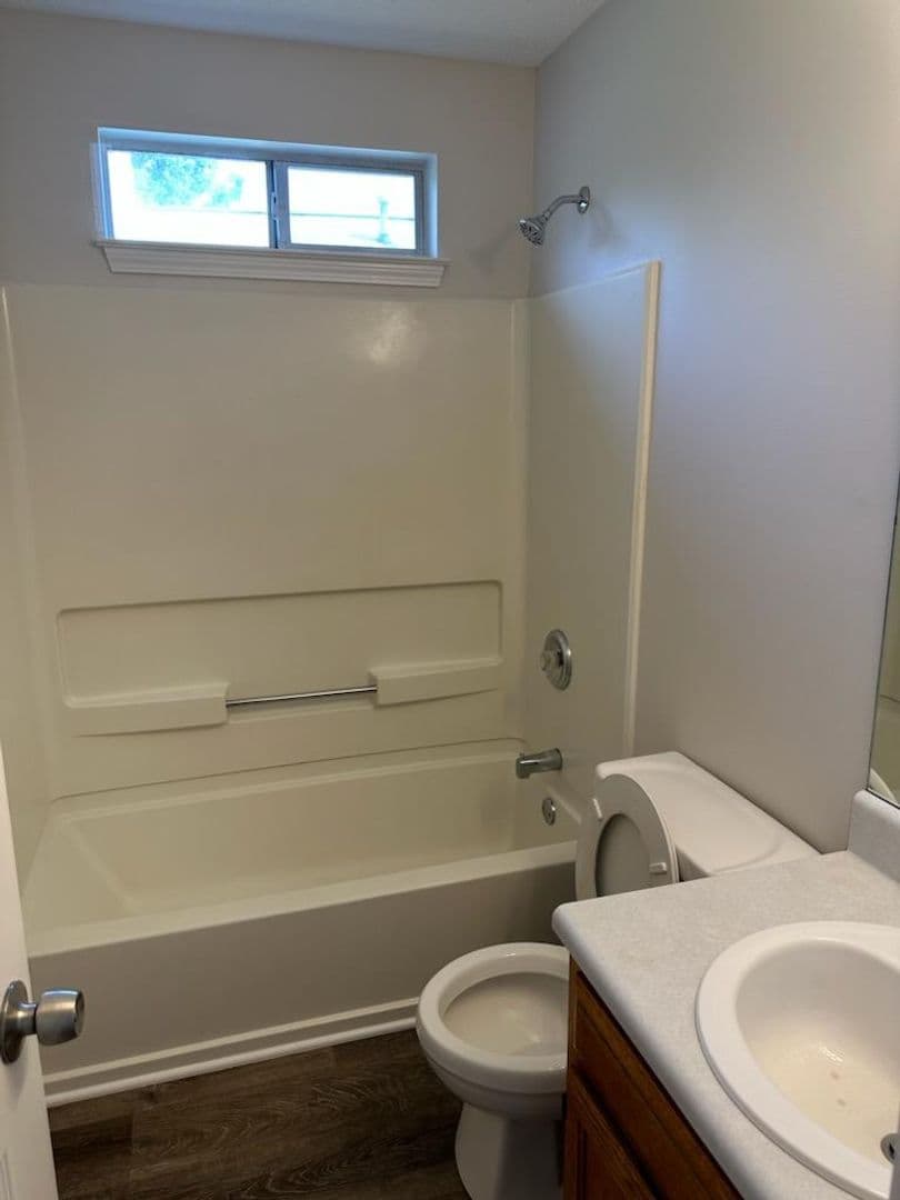 Rex House: 7082 Oakwood Circle