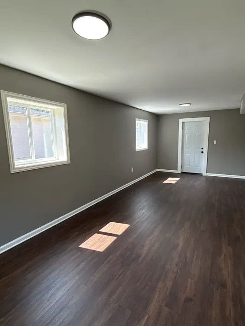 Decatur House: 2379 Miriam Ln