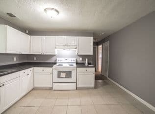 Atlanta House: 1287 Redford Dr