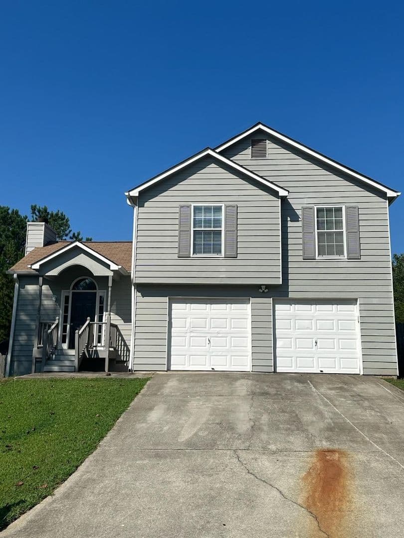Rex House: 7082 Oakwood Circle