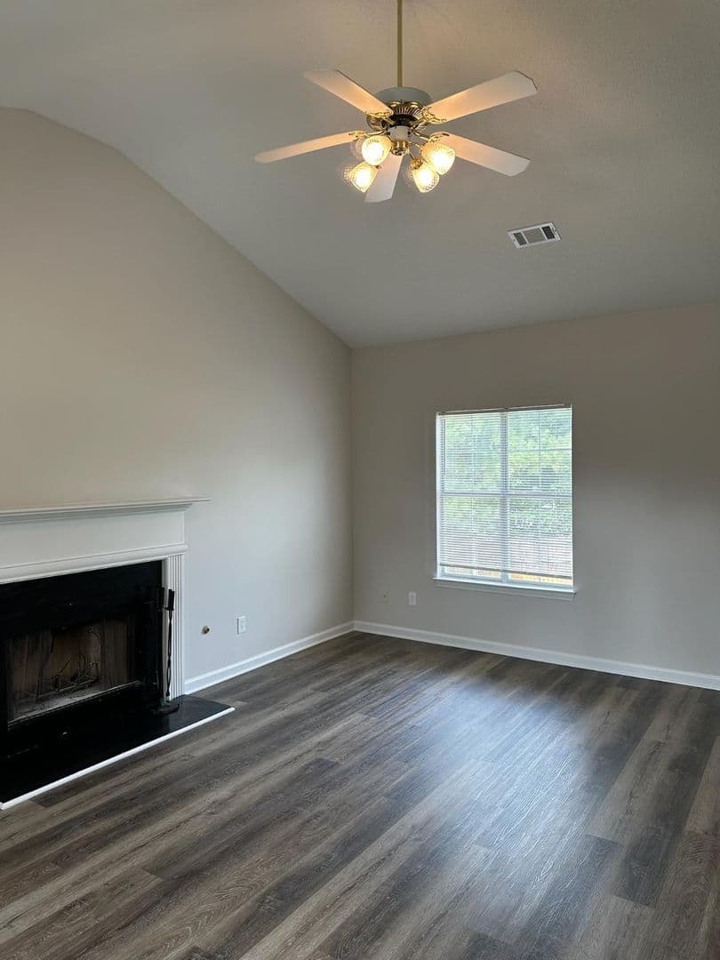 Rex House: 7082 Oakwood Circle