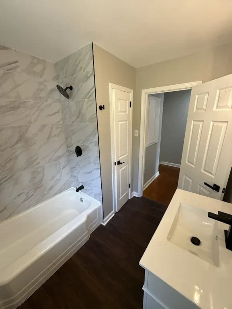 Decatur House: 2379 Miriam Ln