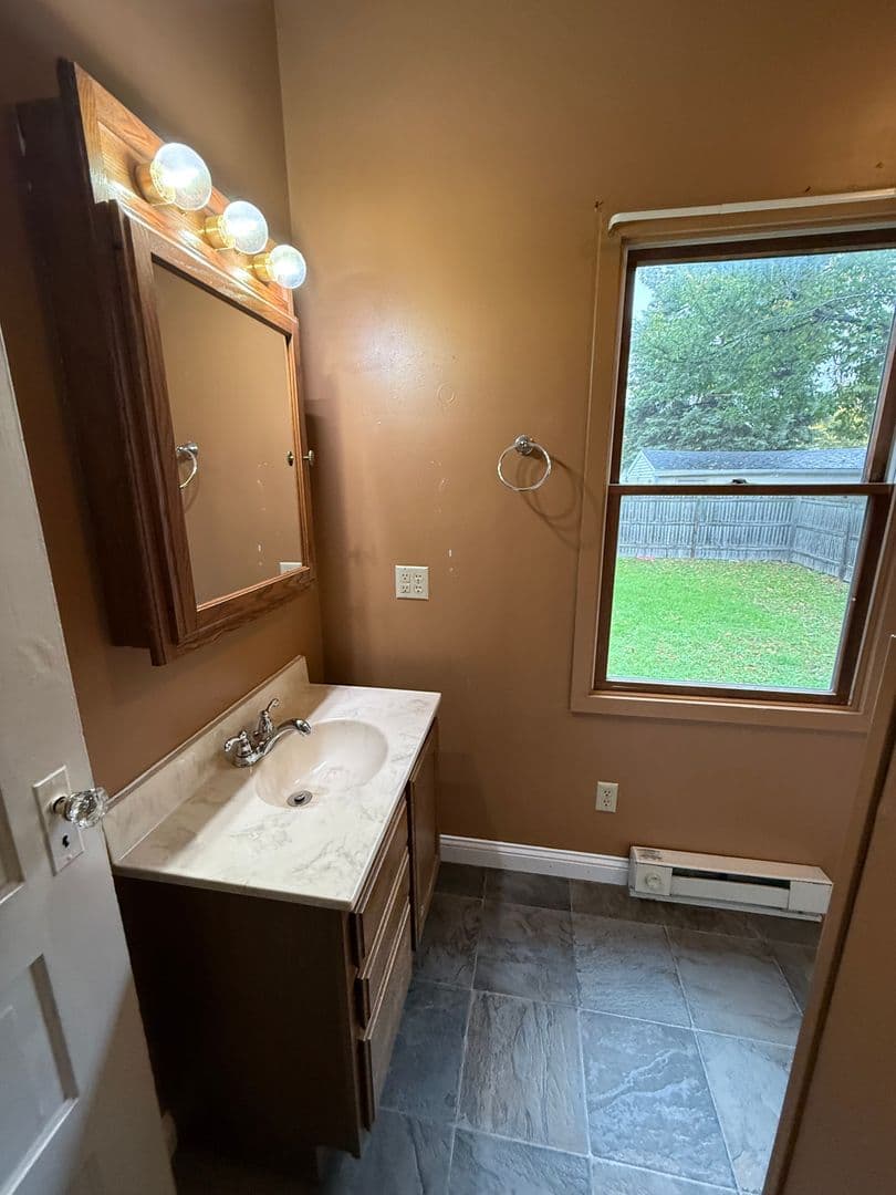 Watertown House: 107 4th Ave SE