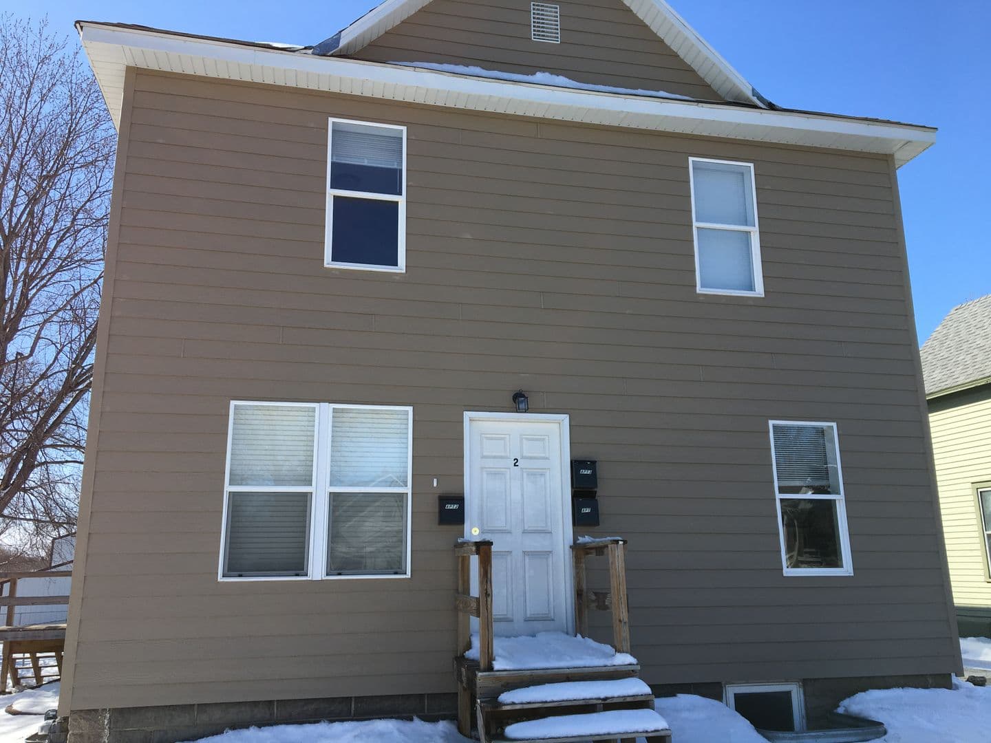 Watertown Apartment: 209 4th St NE