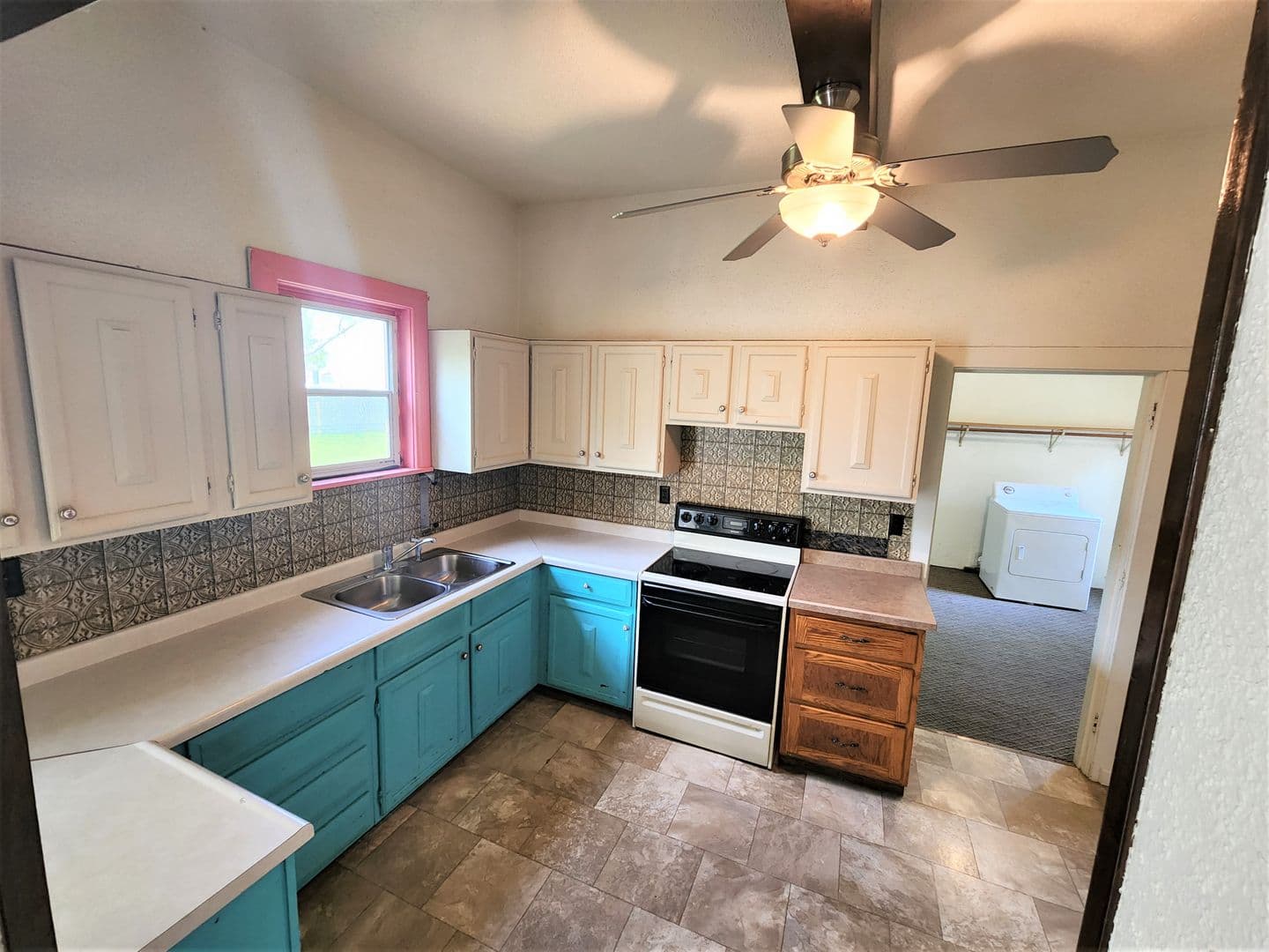 Watertown House: 141 6th St NE