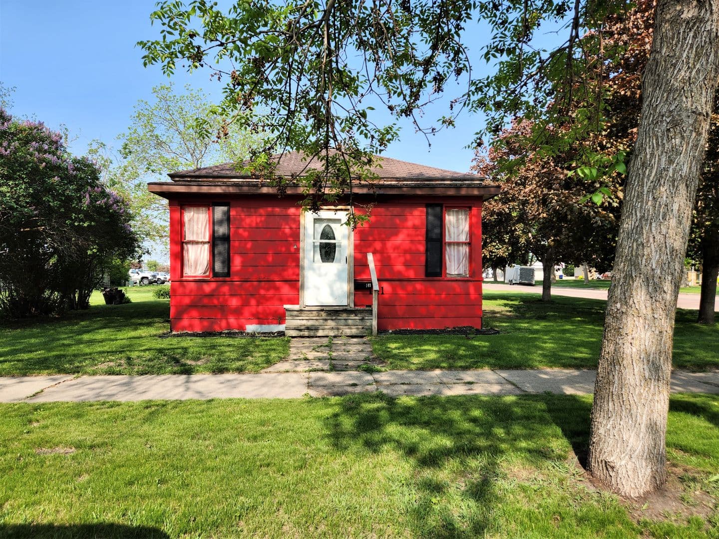 Watertown House: 141 6th St NE