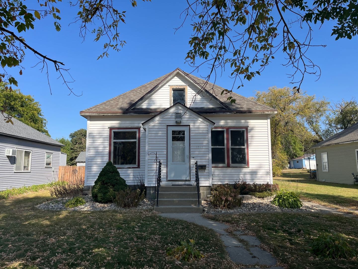Watertown House: 1011 1st Ave SE