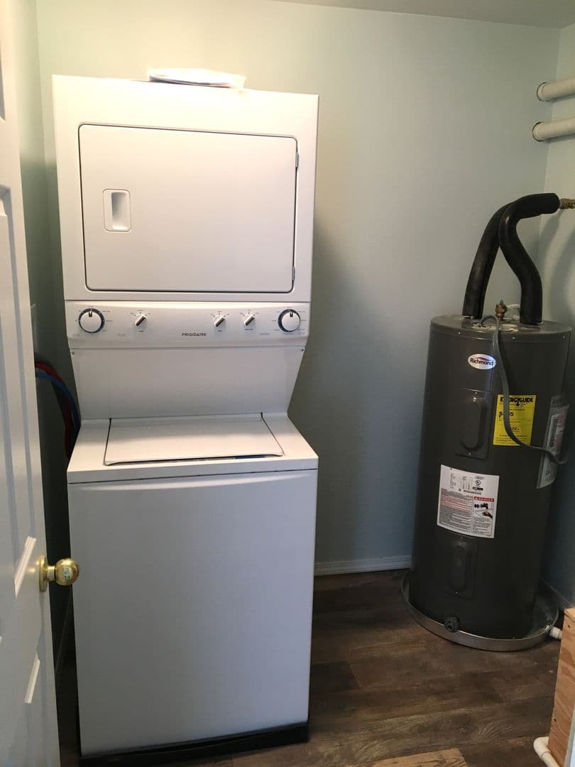 Watertown Apartment: 209 4th St NE