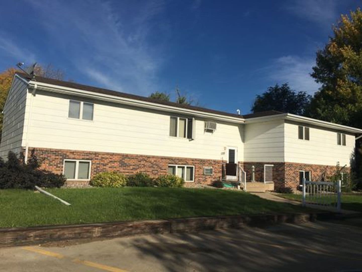 Watertown Apartment: 1320 4th Ave SE