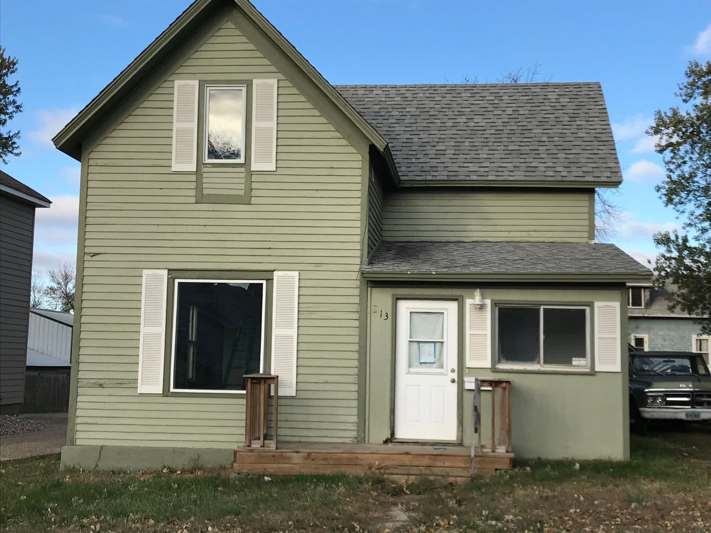 Watertown House: 213 4th St NE