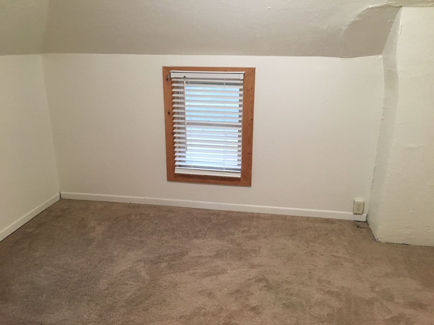 Watertown House: 213 4th St NE