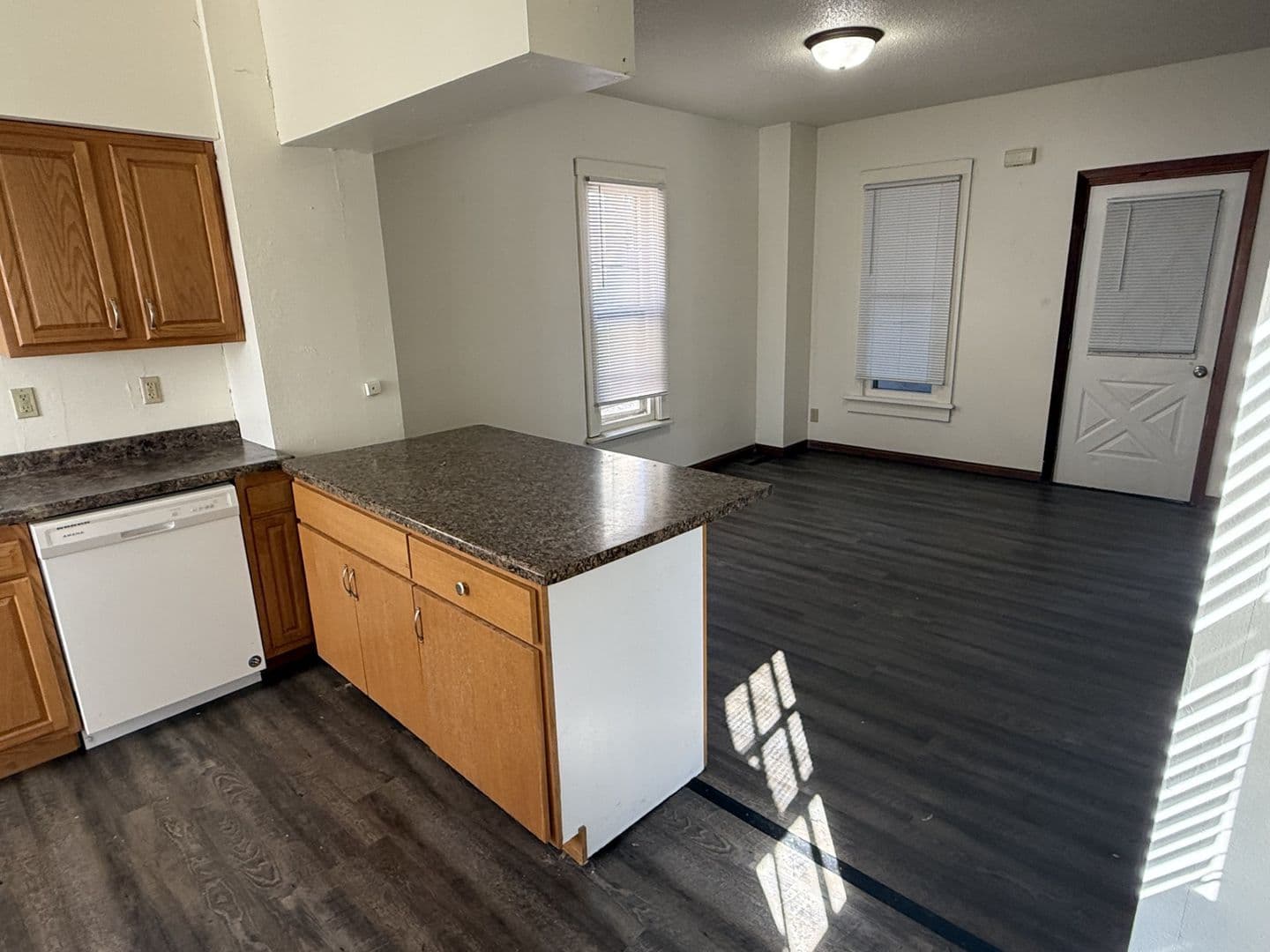 Watertown House: 213 4th St NE