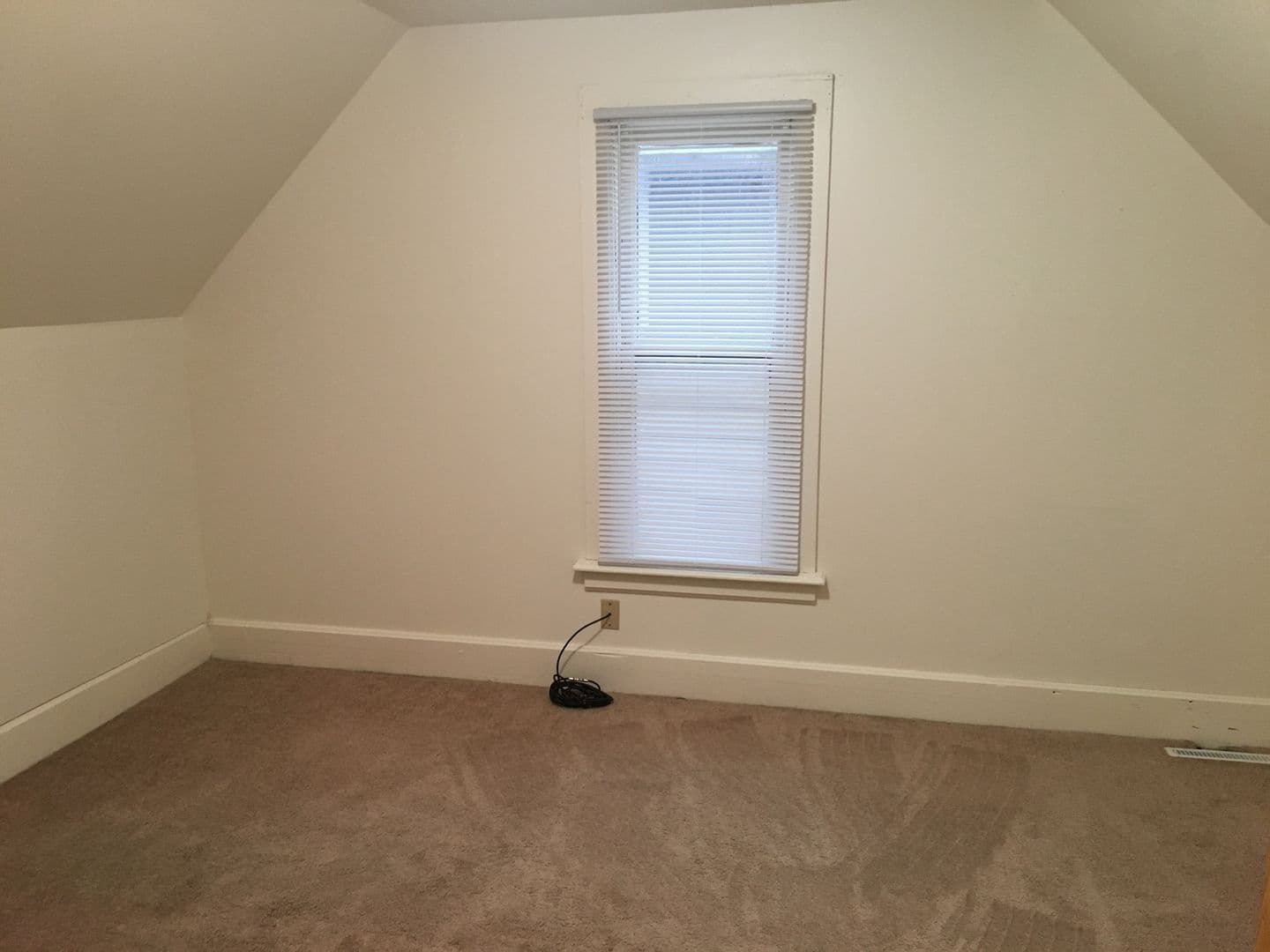 Watertown House: 213 4th St NE