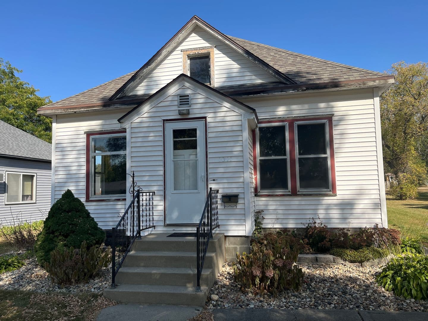Watertown House: 1011 1st Ave SE