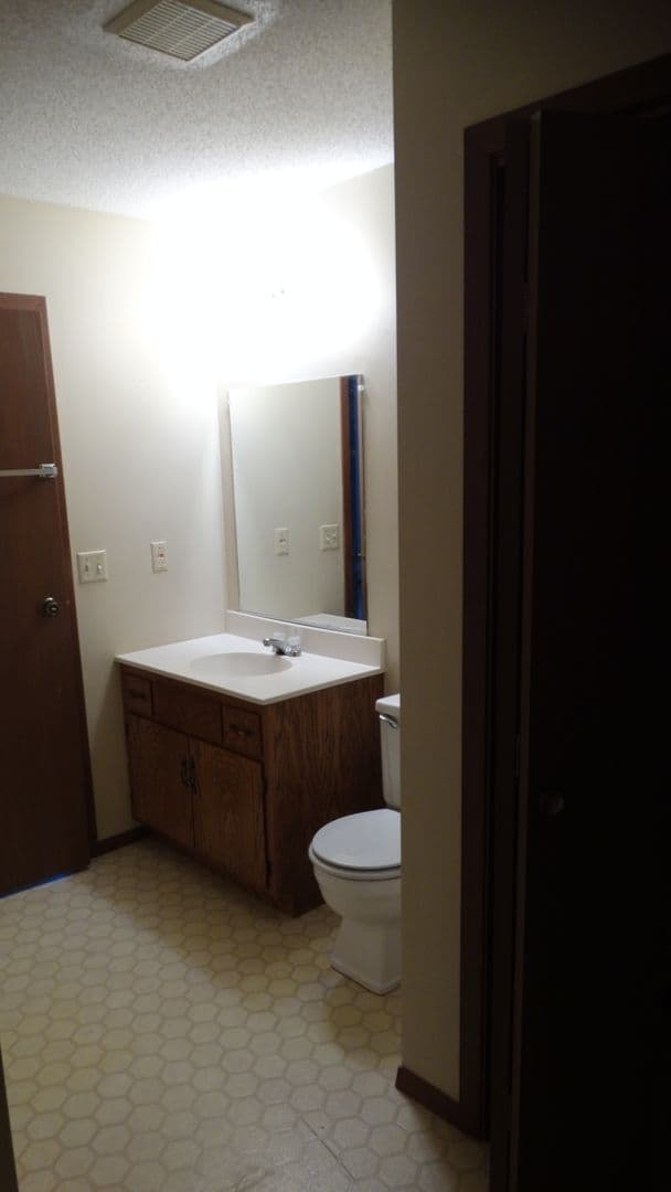 Watertown Apartment: 1320 4th Ave SE