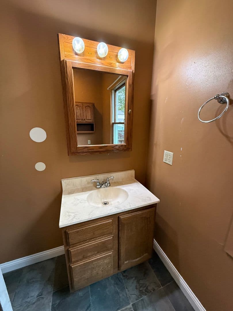 Watertown House: 107 4th Ave SE