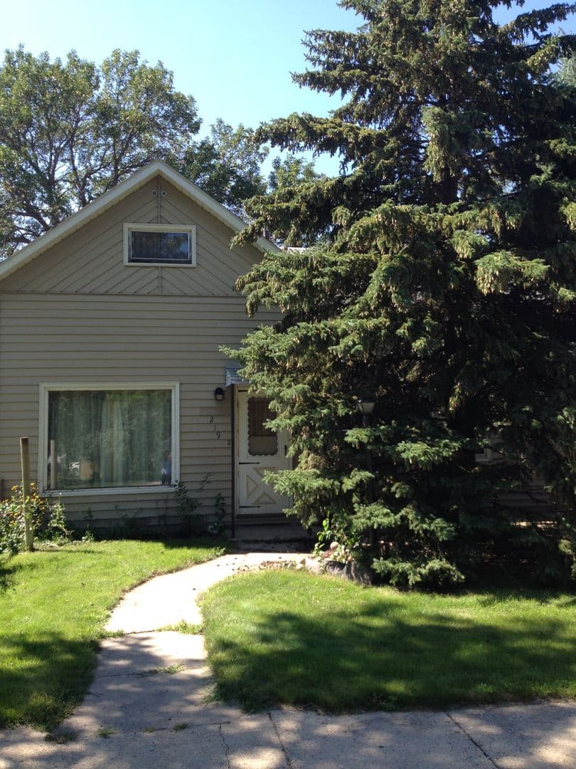 Watertown House: 219 1st St SW