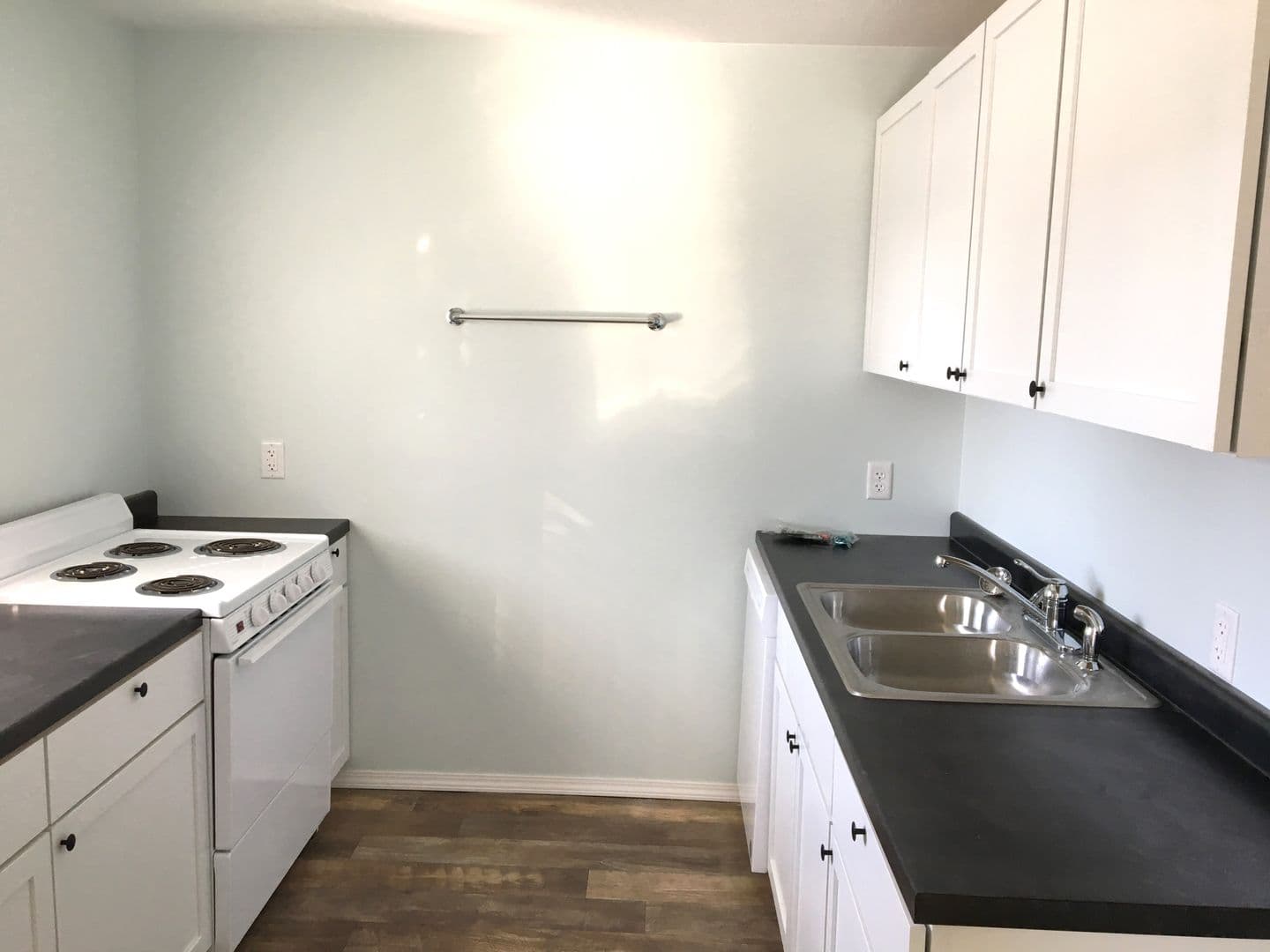 Watertown Apartment: 209 4th St NE