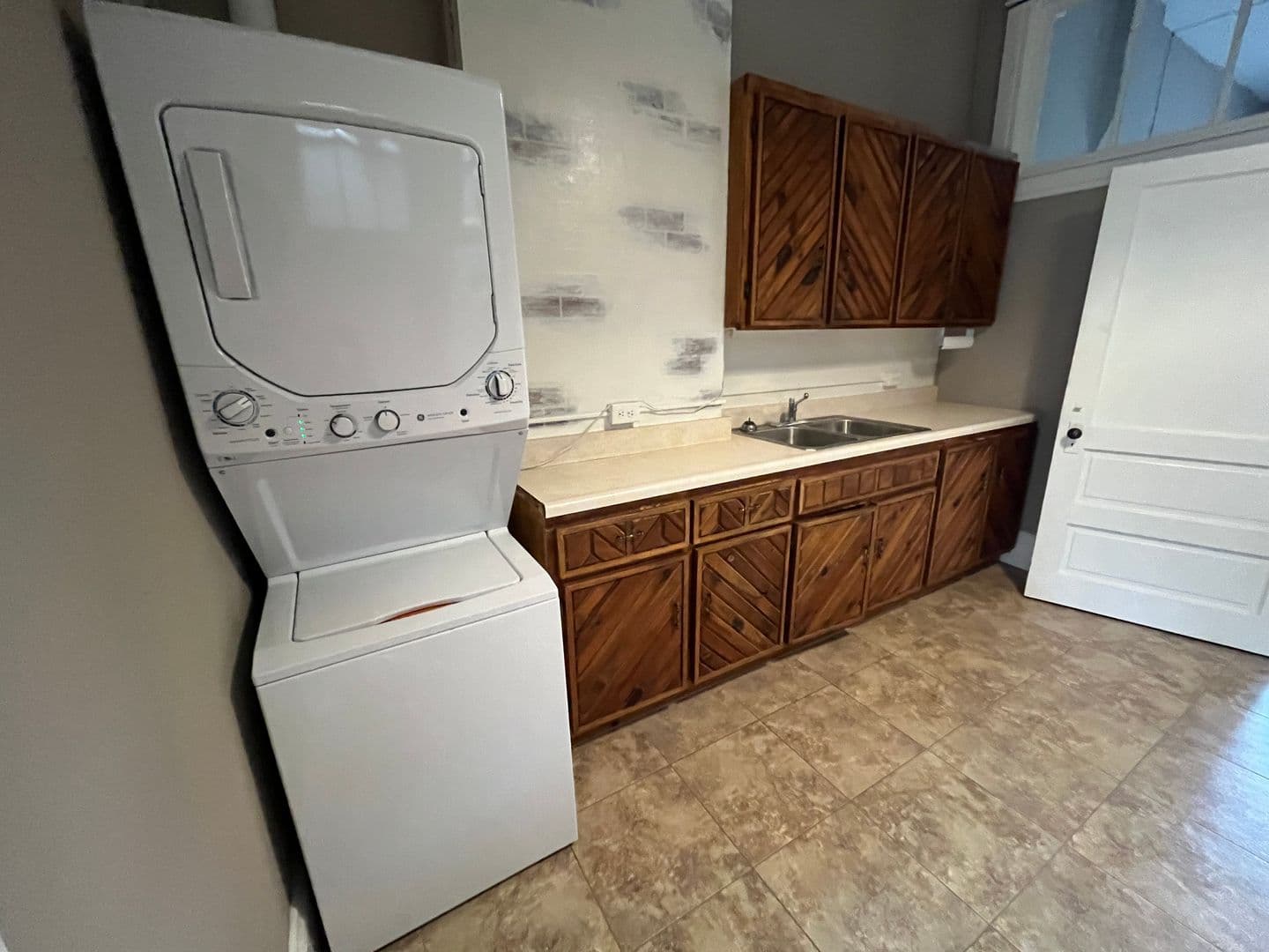 Watertown Apartment: 5 S Broadway