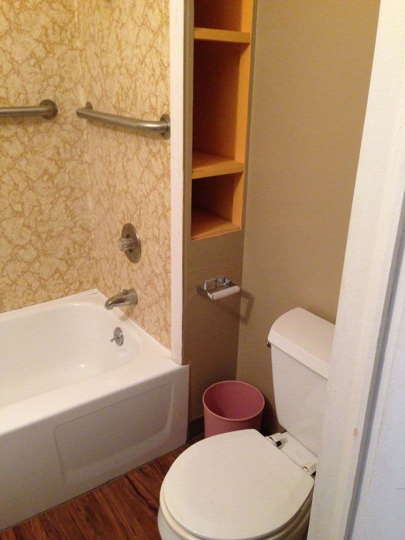 Watertown House: 219 1st St SW