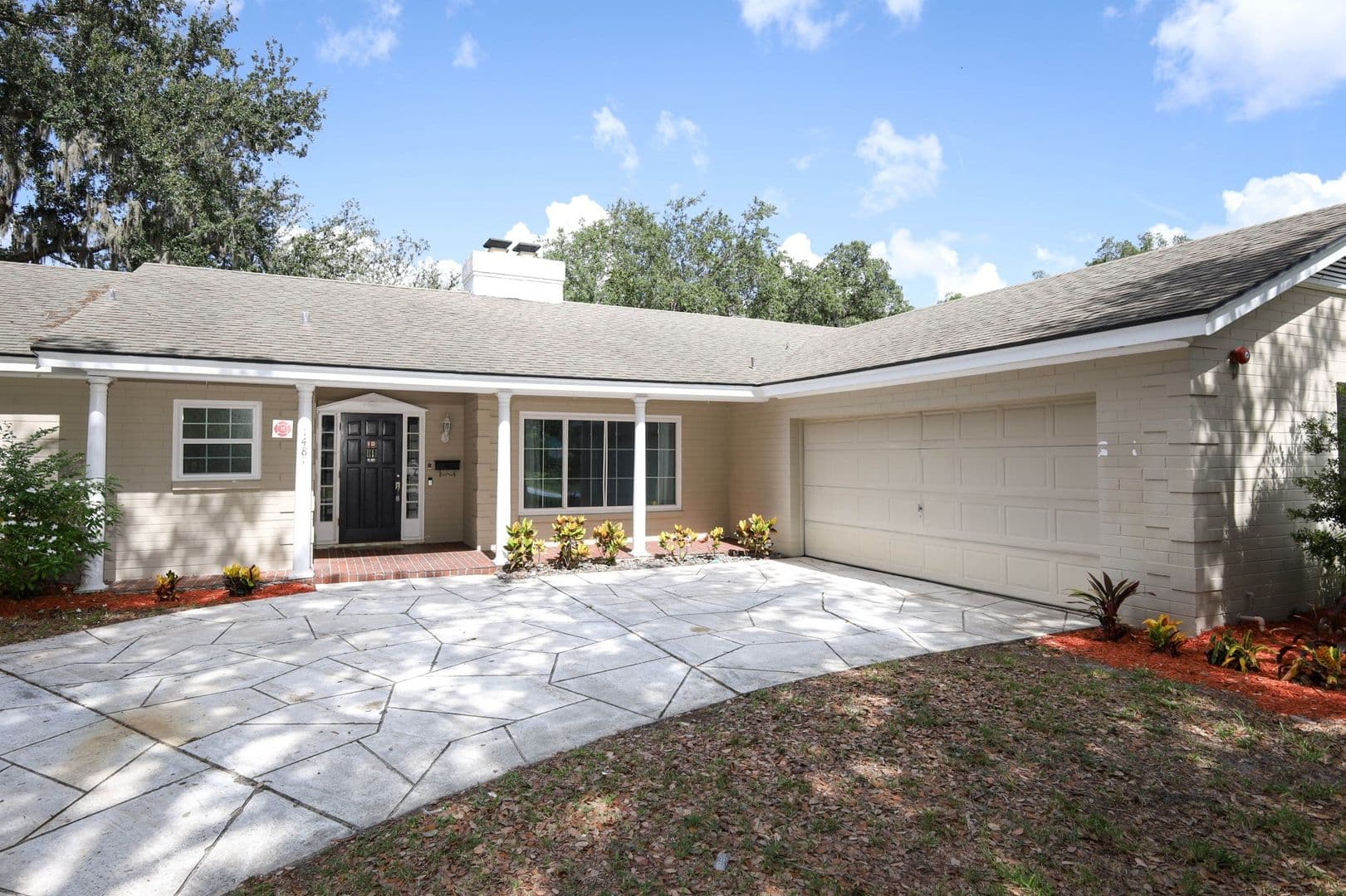 Maitland House: 1481 Glastonberry Road