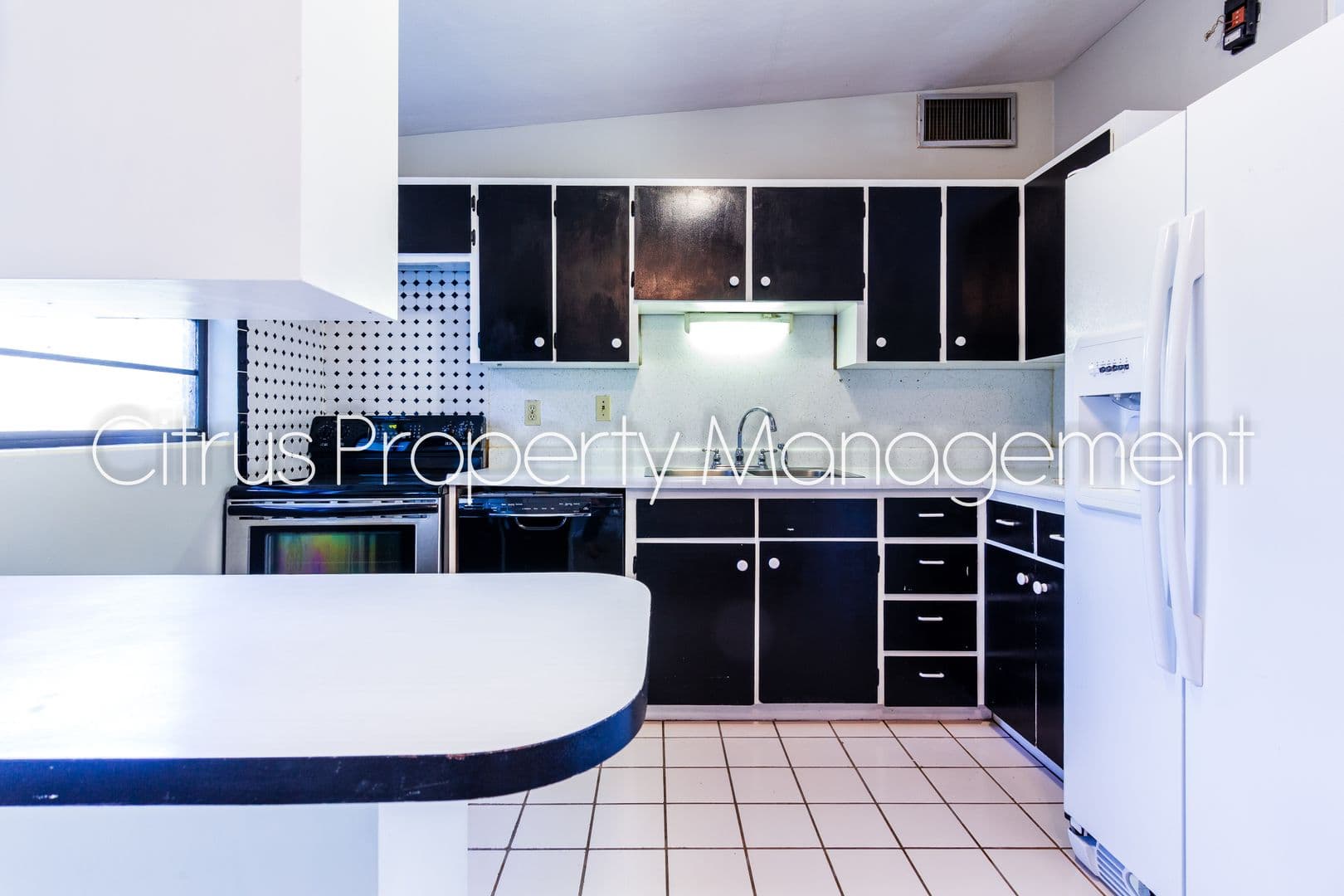 Orlando House: 3219 E. Jersey Ave