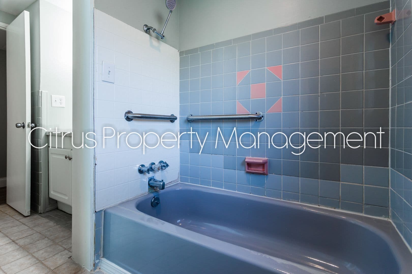 Orlando House: 3219 E. Jersey Ave