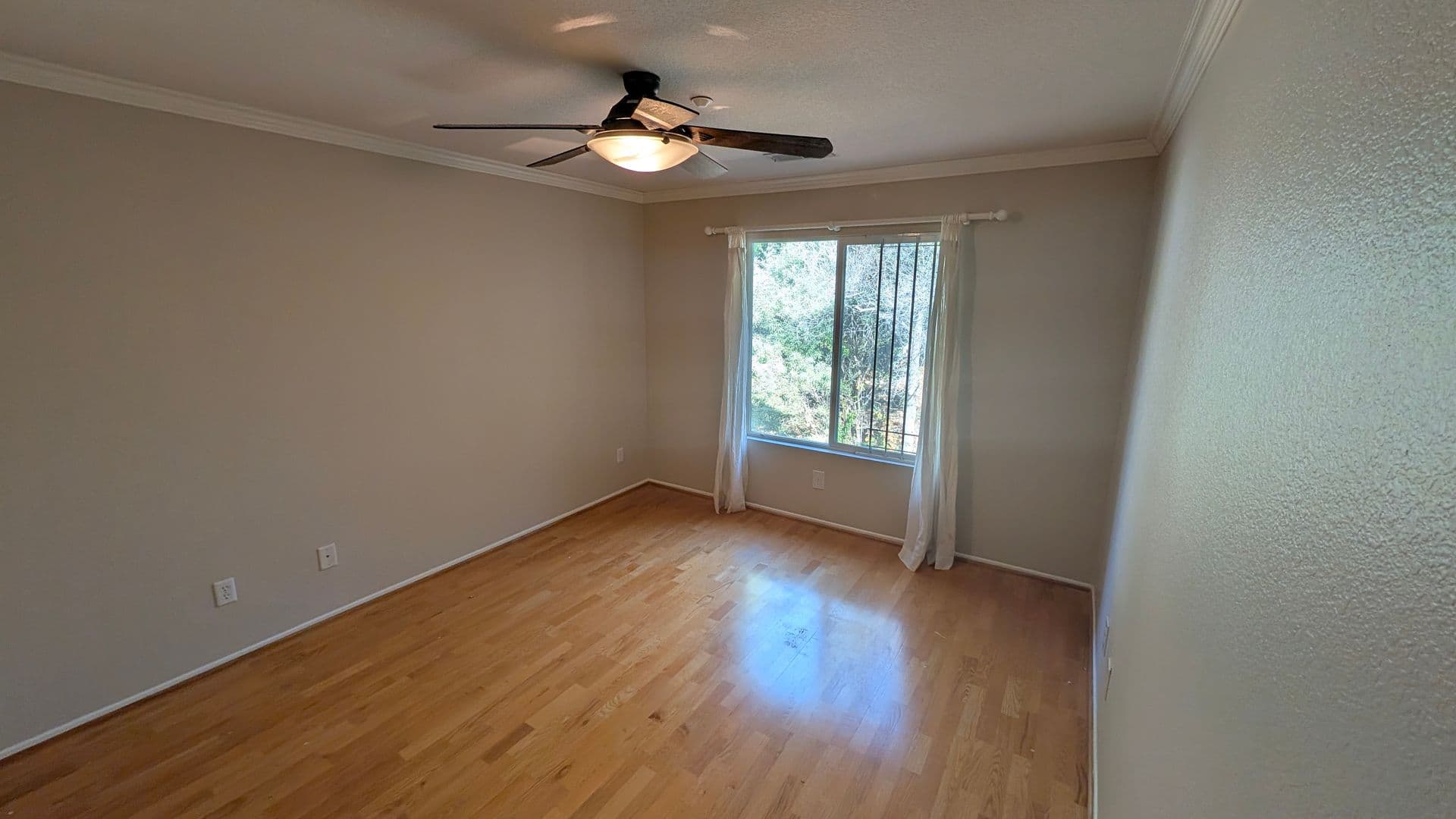 Riverside House: 6370 Claridge Dr
