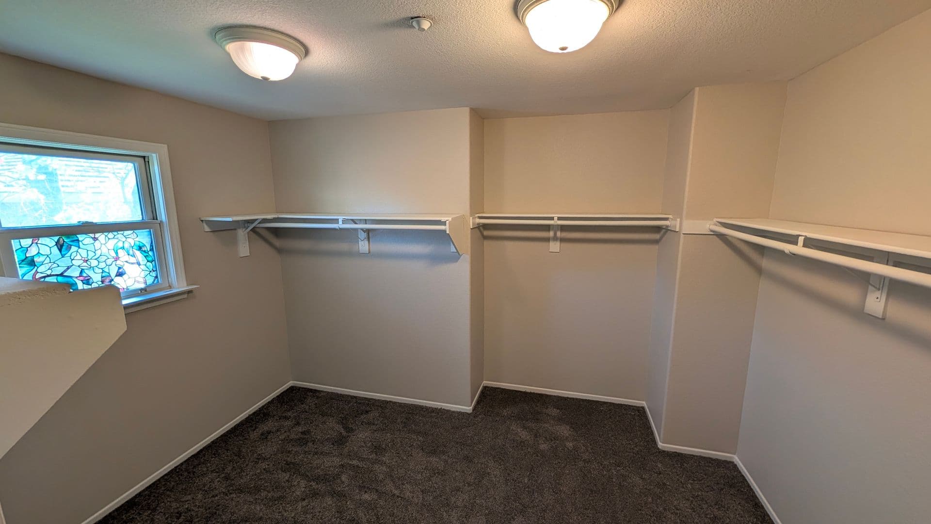 Riverside House: 6370 Claridge Dr