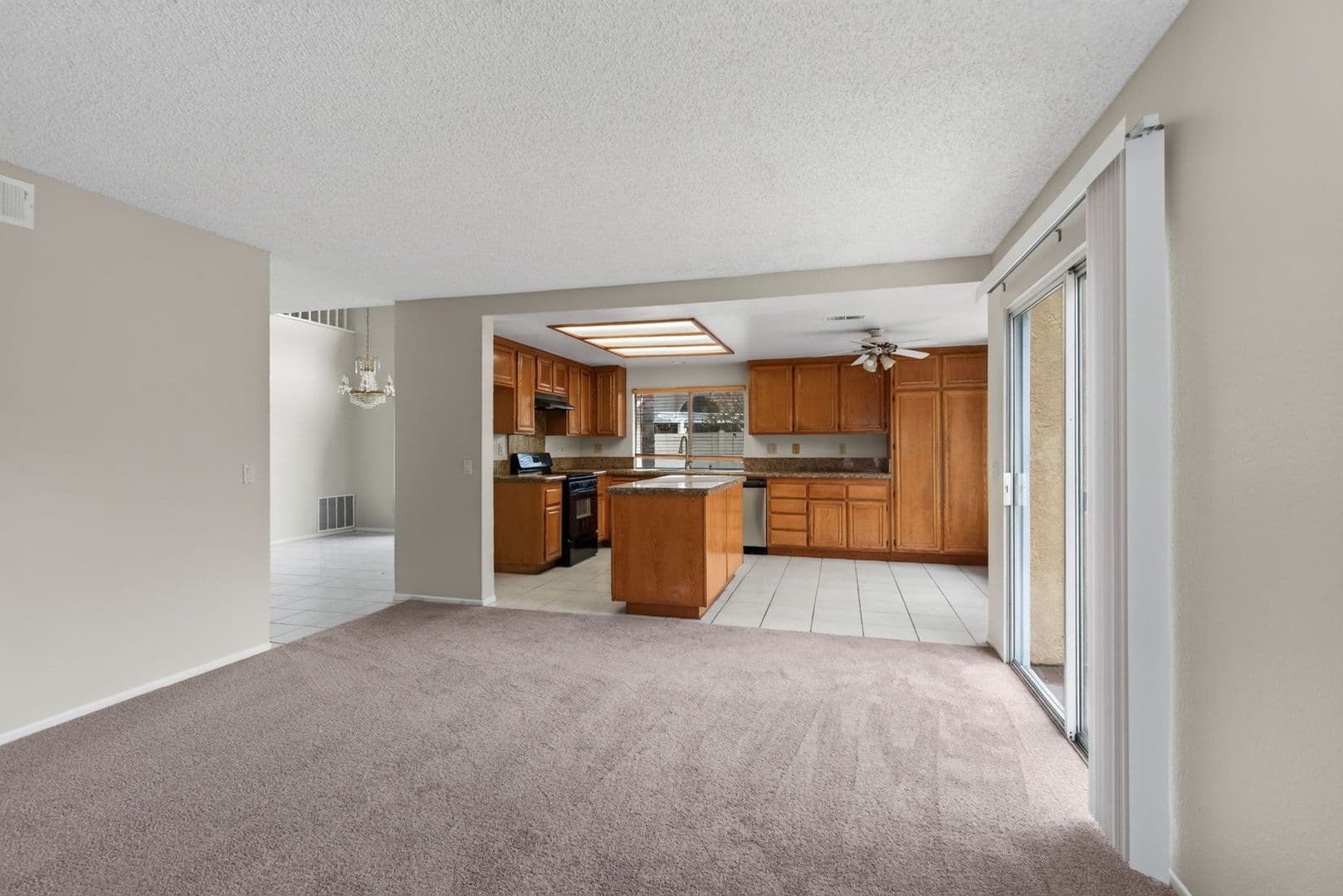 Riverside House: 7272 Foxcroft St