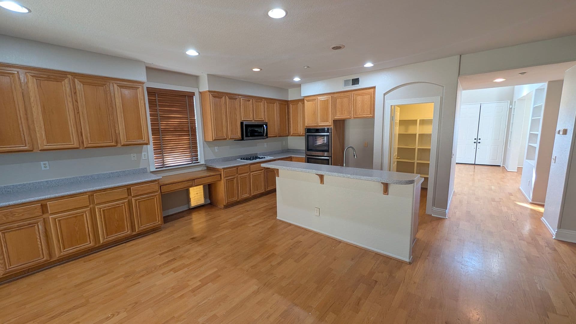 Riverside House: 6370 Claridge Dr