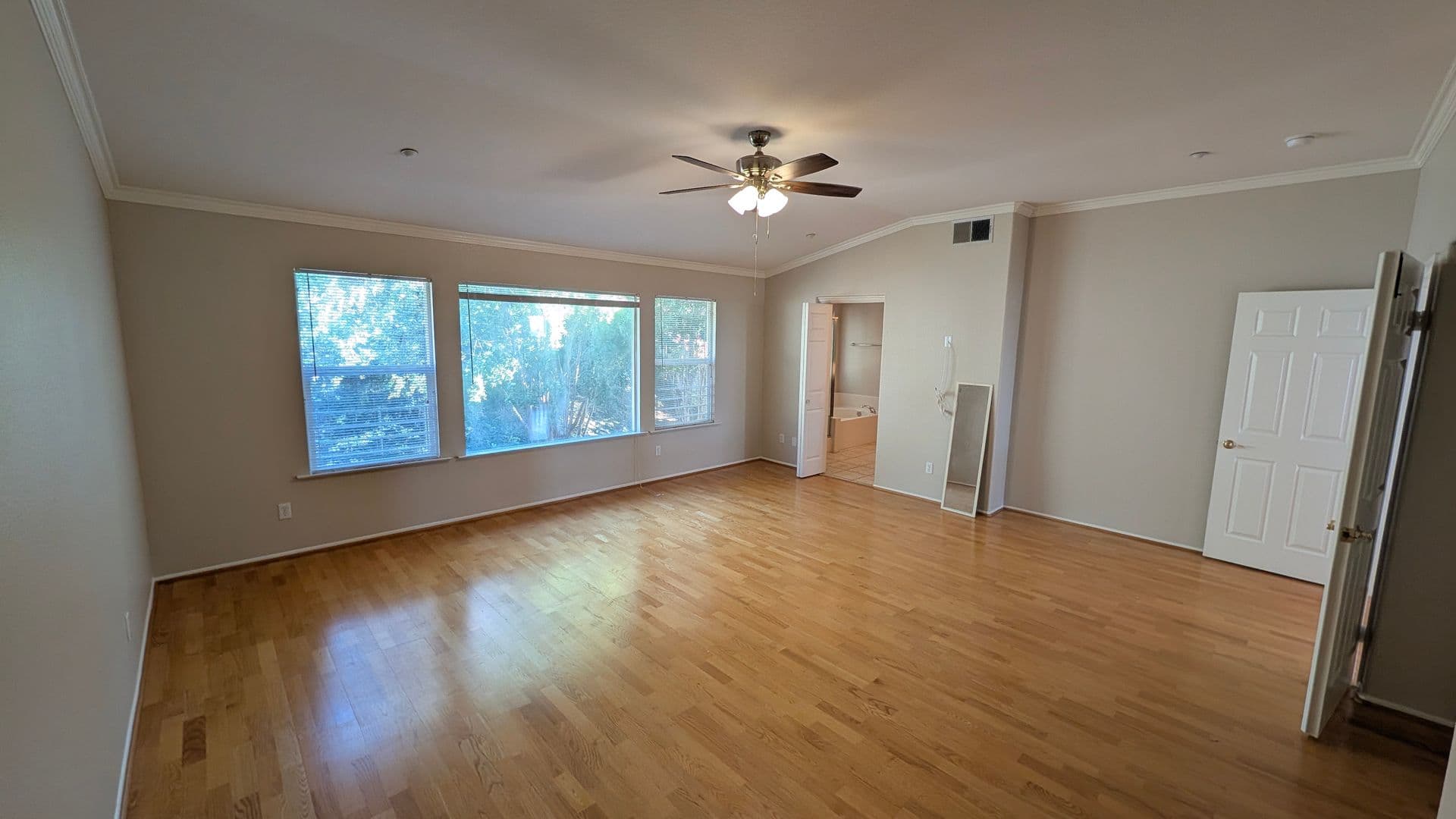 Riverside House: 6370 Claridge Dr
