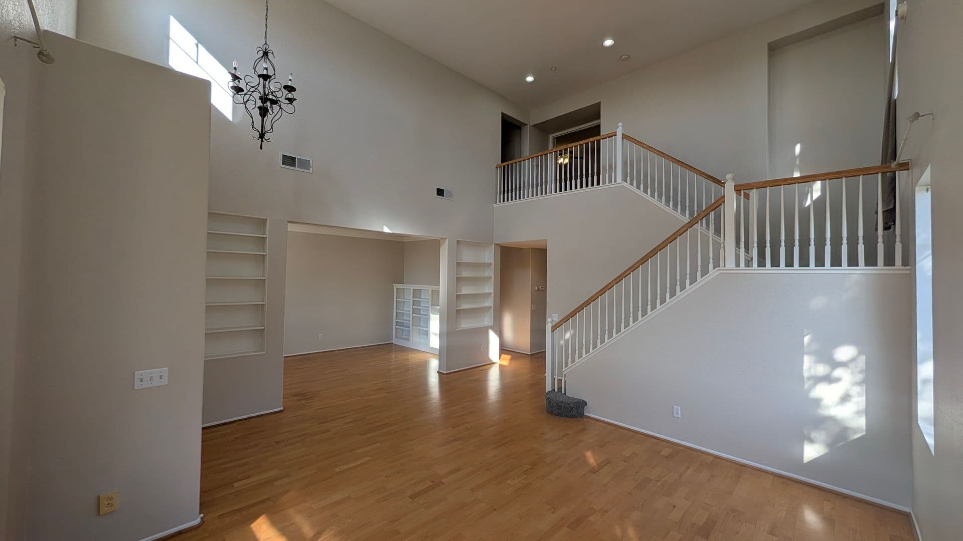 Riverside House: 6370 Claridge Dr