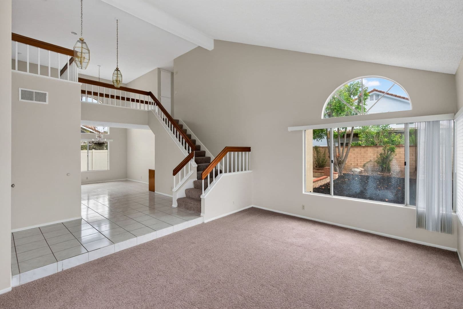 Riverside House: 7272 Foxcroft St