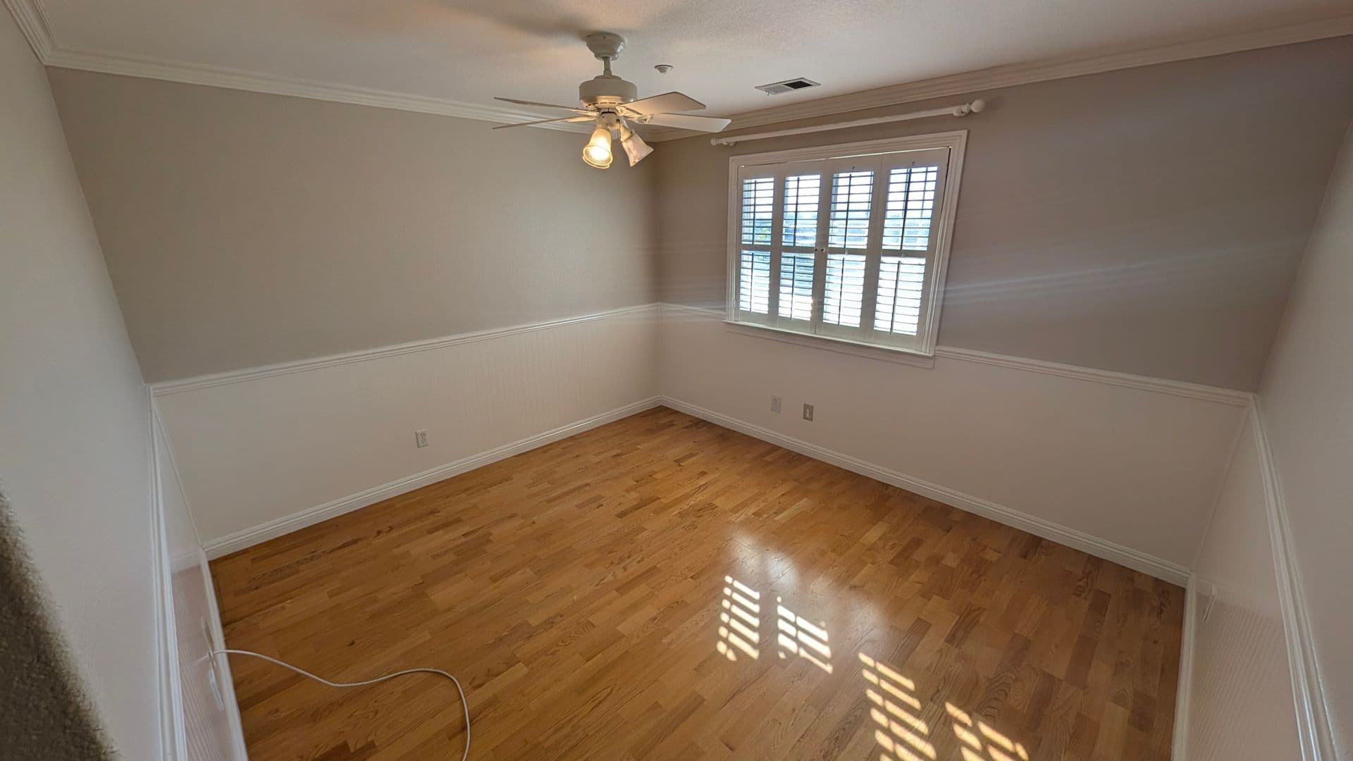 Riverside House: 6370 Claridge Dr