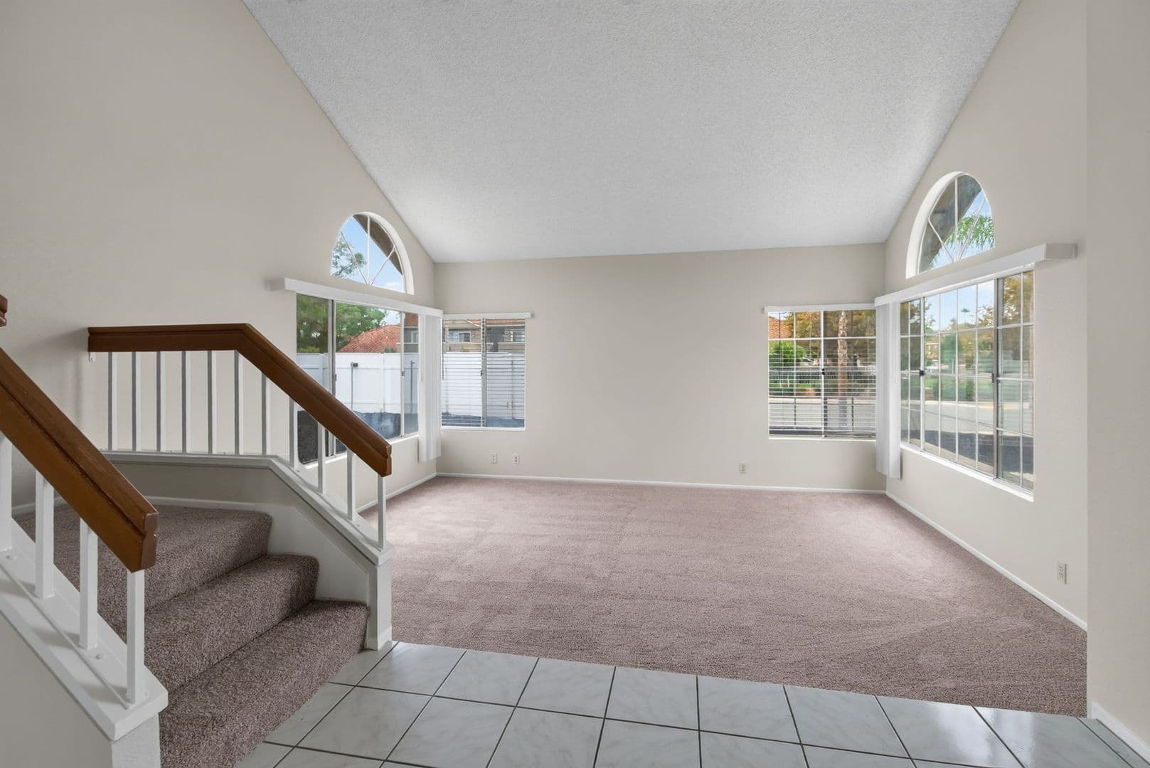 Riverside House: 7272 Foxcroft St