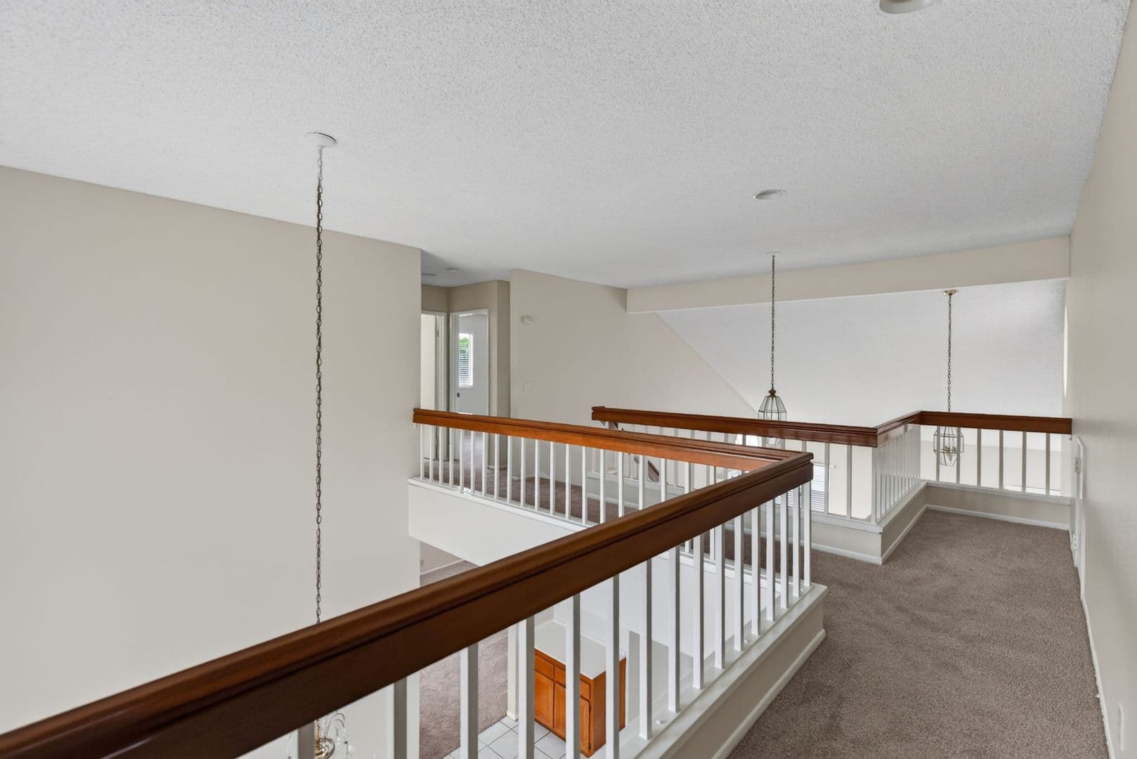 Riverside House: 7272 Foxcroft St