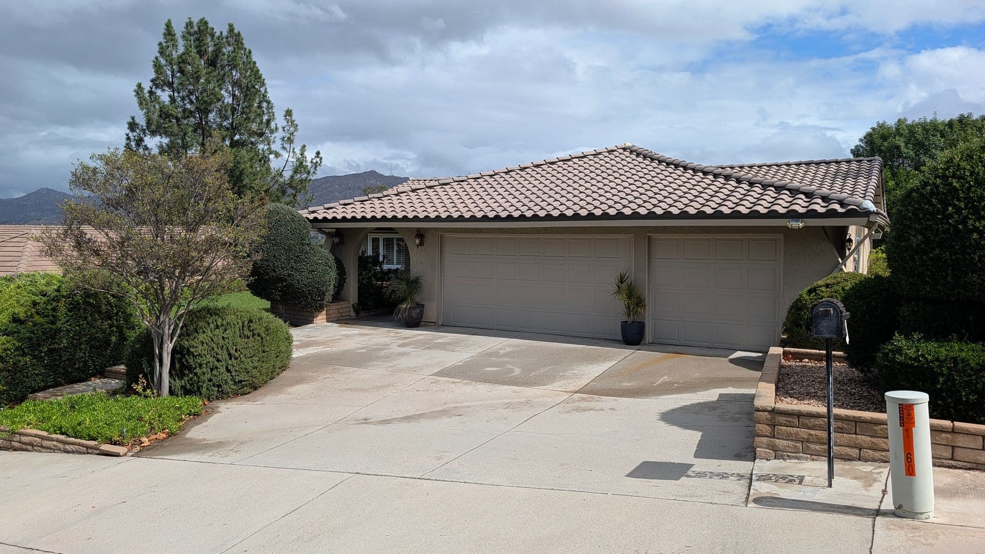 Riverside House: 1460 Timberlane Dr