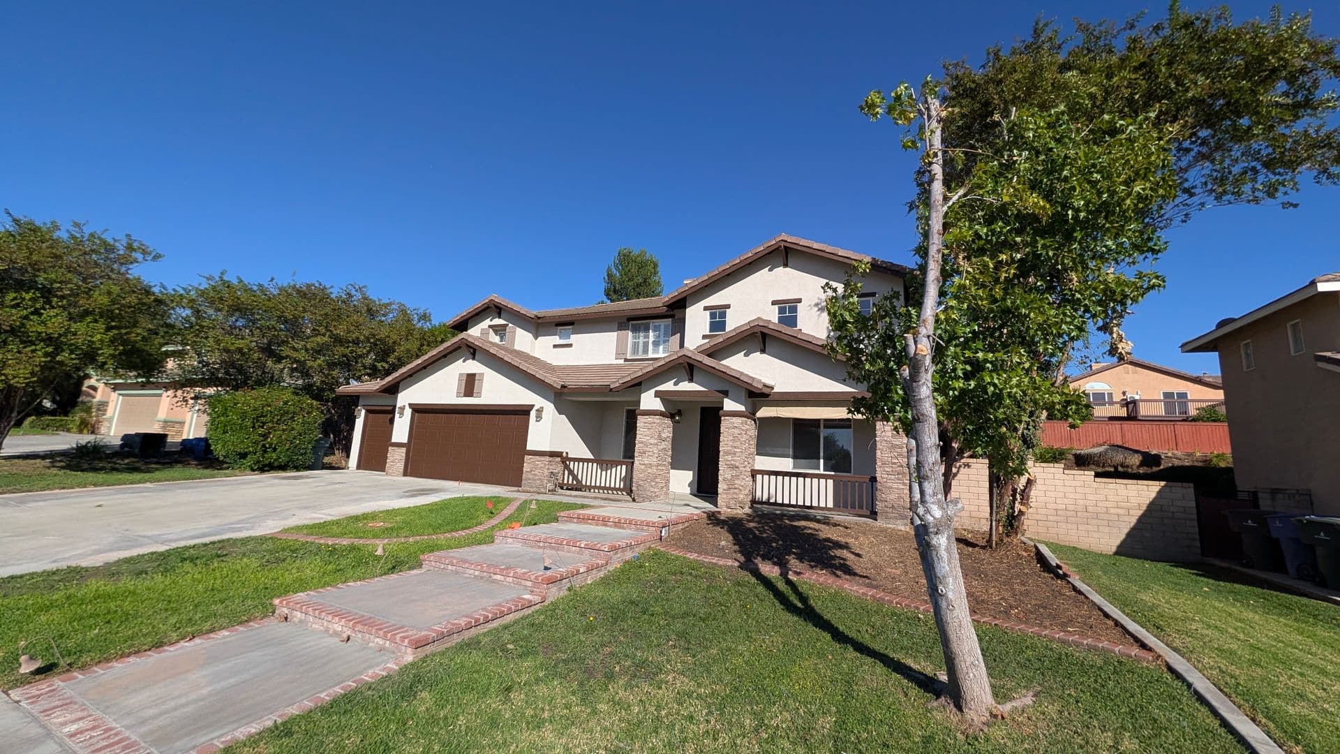 Riverside House: 6370 Claridge Dr
