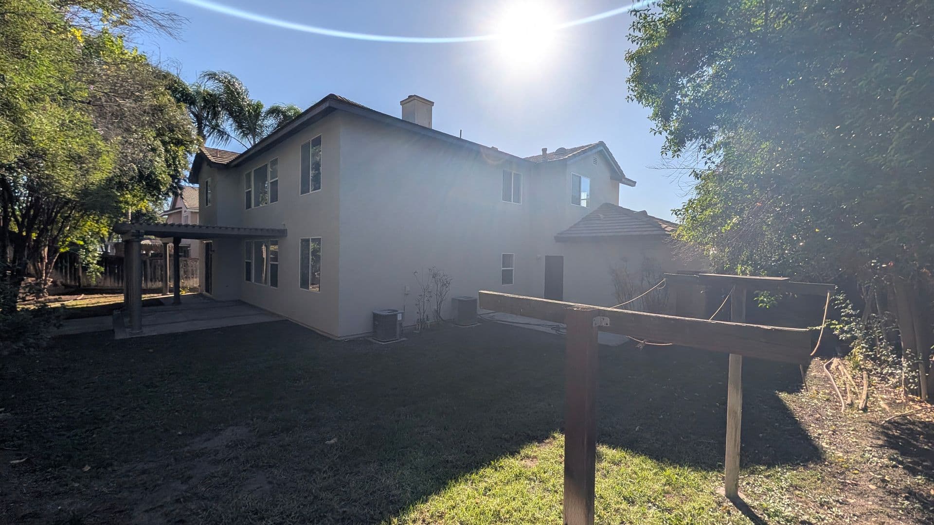 Riverside House: 6370 Claridge Dr