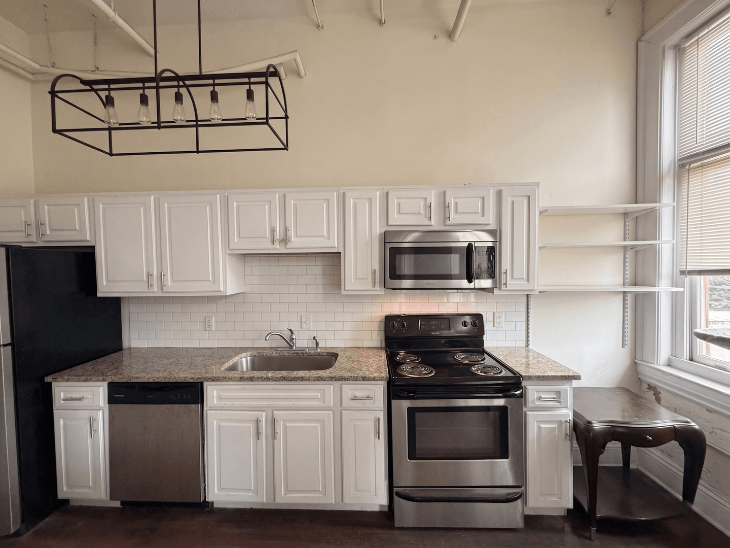 Athens Apartment: 580 E Broad St